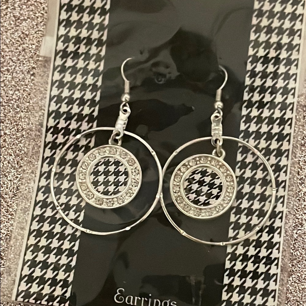 Silver Hoop Earrings with Houndstooth Design